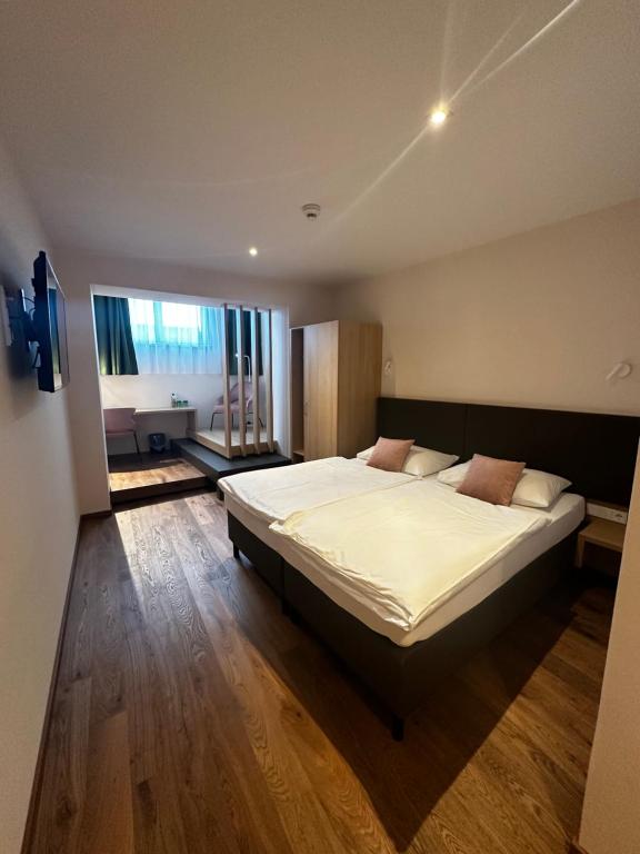 Hotel & Restaurant Graf - 12