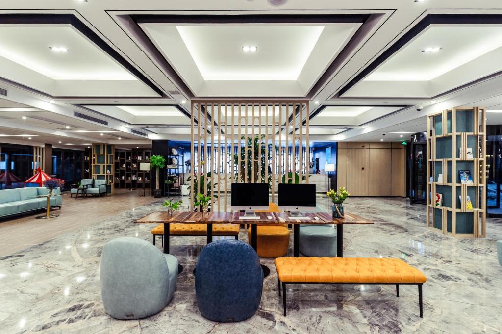Posezení v ubytování Atour Hotel Shanghai Pudong Airport