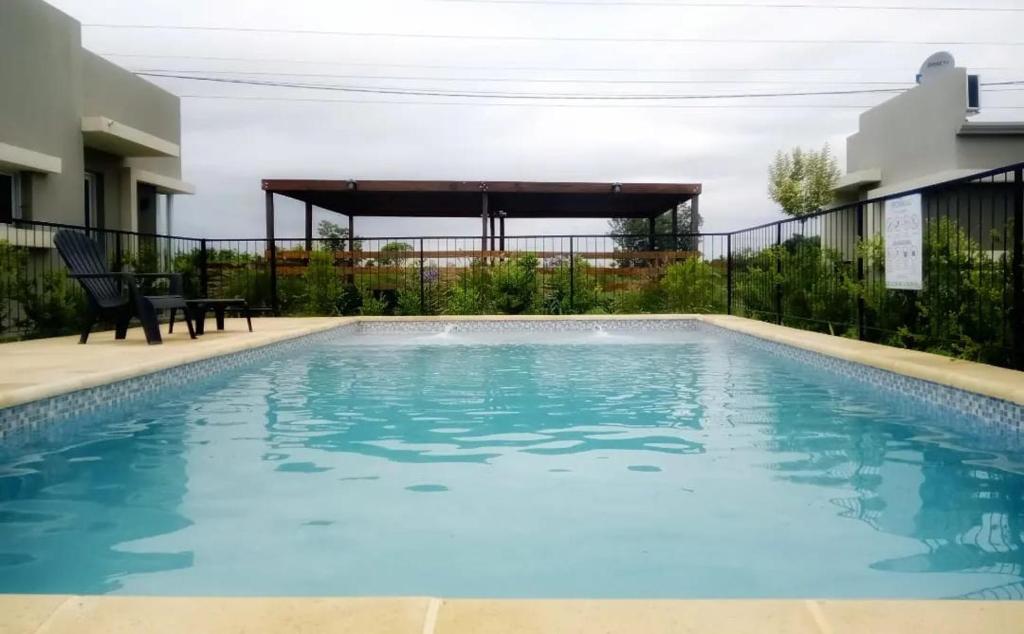 - une piscine dans l'arrière-cour d'une maison dans l'établissement El Remanso, à San José