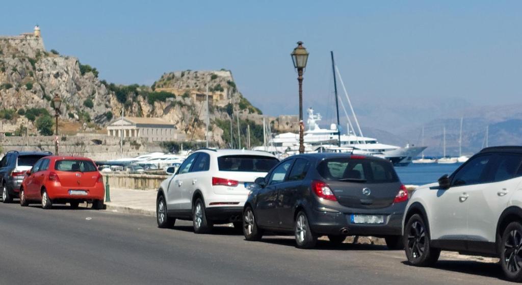 Kép AAY- Best Corfu Town & Sea Apart 2bedroom Renovated + lift / Comfy&Design+WiFi szállásáról Korfuban a galériában