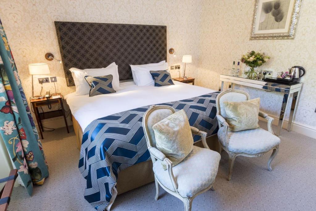 Storrs Hall Hotel - 