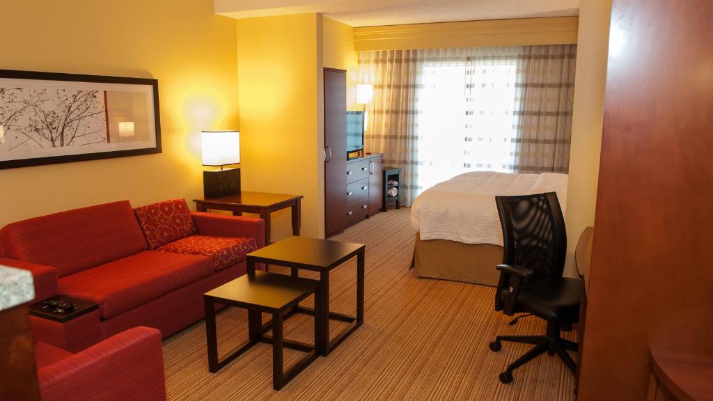 Courtyard by Marriott Pittsburgh North/Cranberry Woods photo
