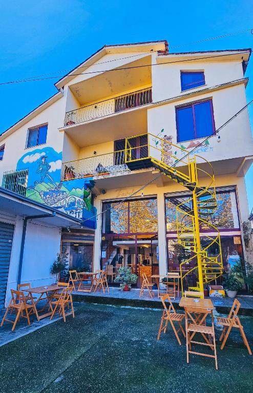 Traveler Hostel - Imazhi 1