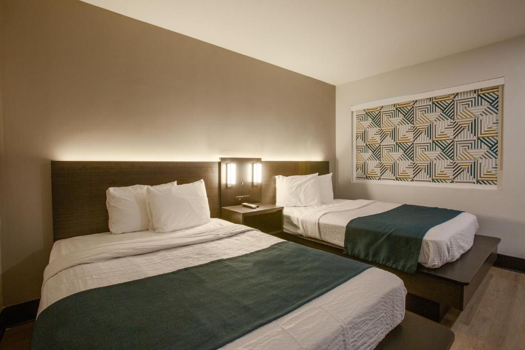 Postel nebo postele na pokoji v ubytování Motel 6 Williams AZ Downtown Grand Canyon