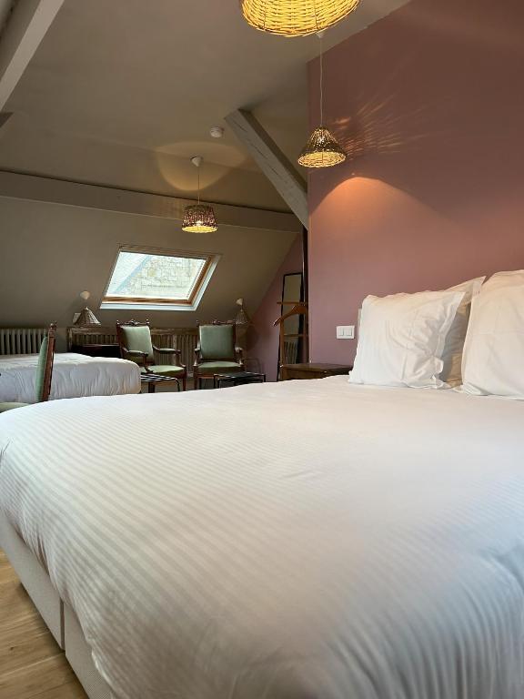HOTEL DE L'ABBAYE DE LONGPONT - Chambre Quadruple