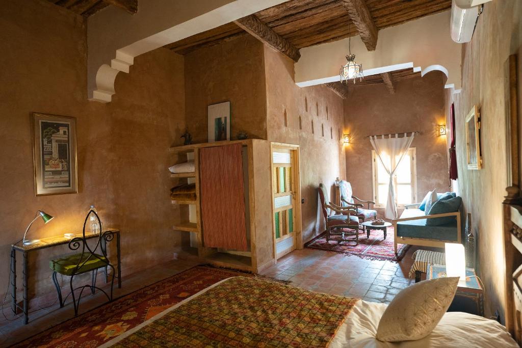 Casa Juan - Deluxe Double Room (2 Adults + 1 Child)
