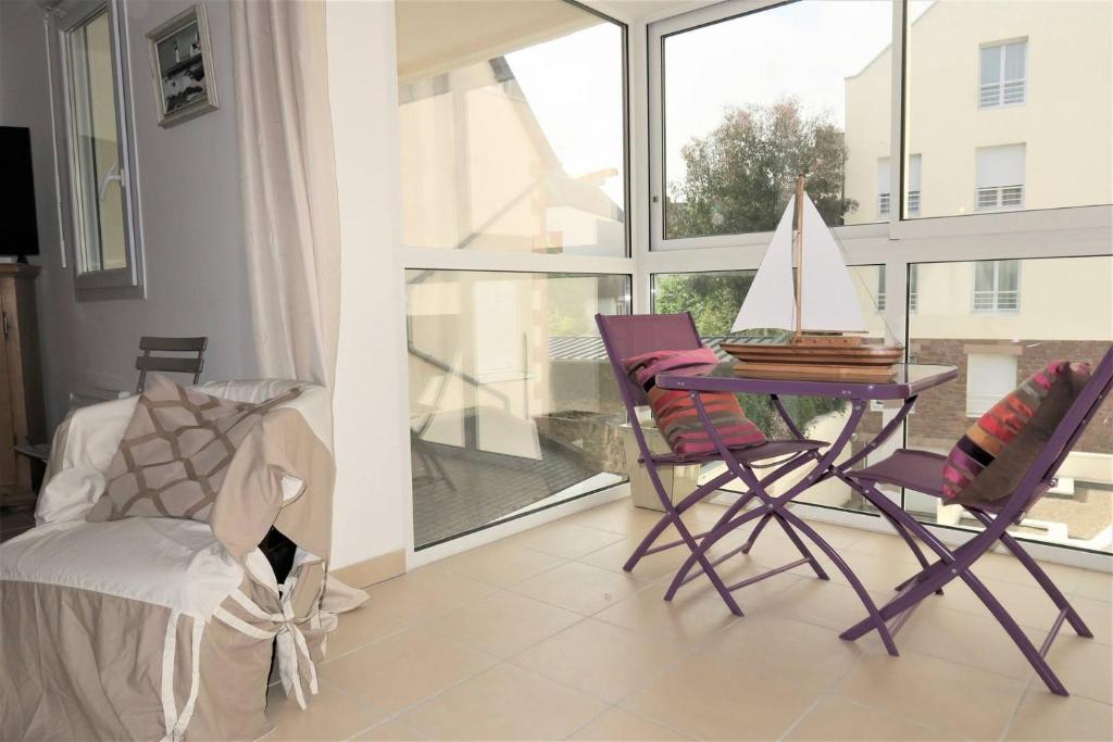 Fotografia z galérie ubytovania Bel appartement avec parking au centre de PERROS-GUIREC - Réf 930 v destinácii Perros-Guirec