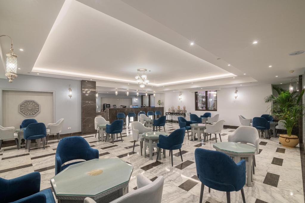 A seating area at Sultan Gardens Resort Sharm El Sheikh - Ultra All Inclusive