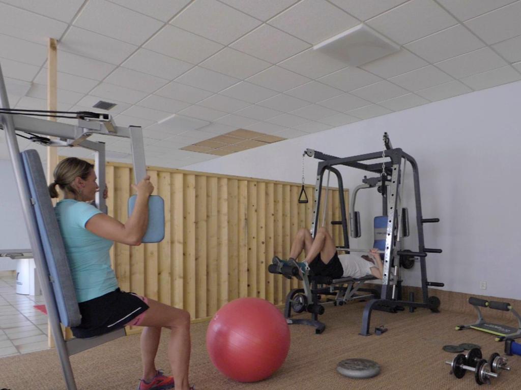 Fitness centrum a/nebo fitness zařízení v ubytování Hotel Le Chalet