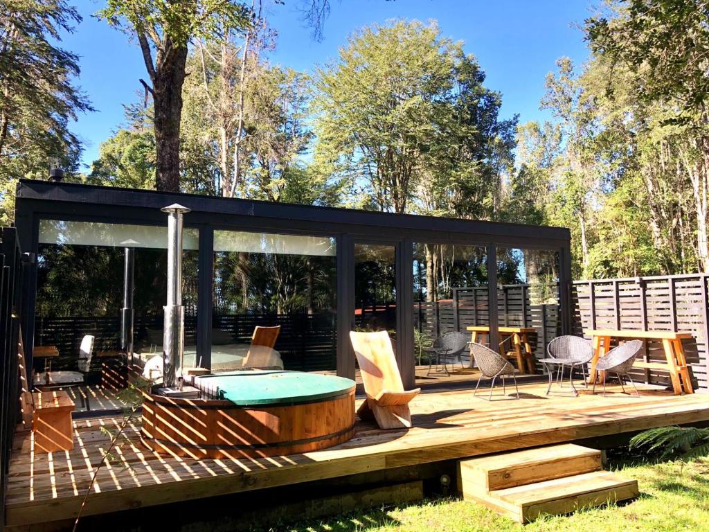 Aed väljaspool majutusasutust Calma Cabins