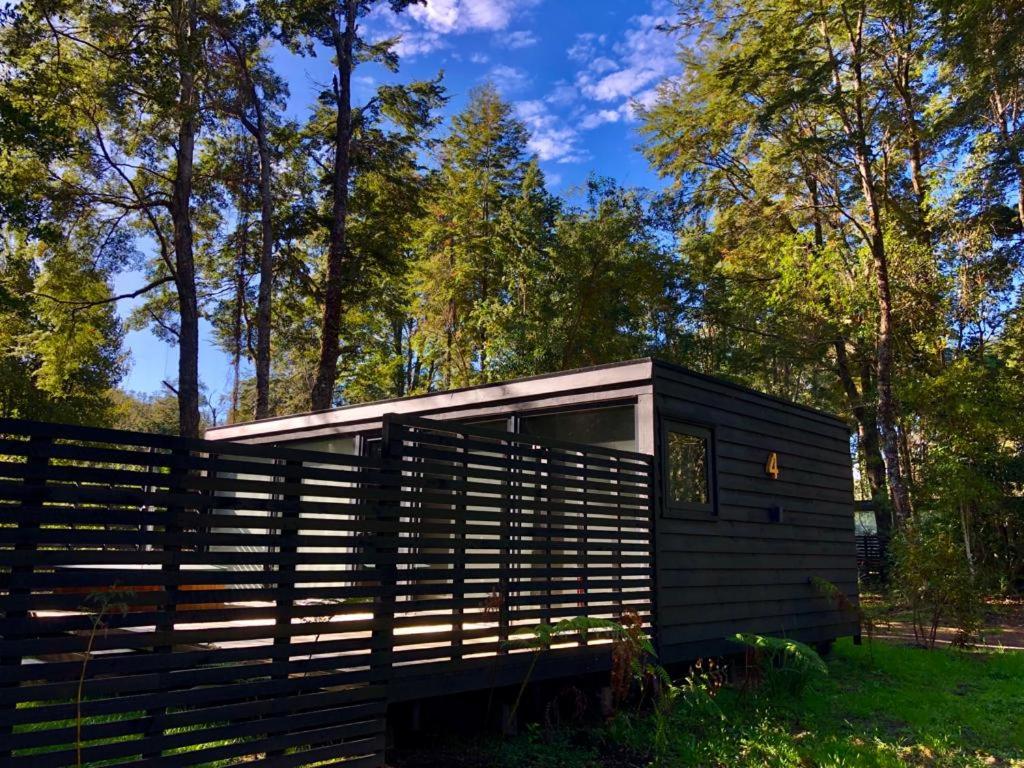 Aed väljaspool majutusasutust Calma Cabins