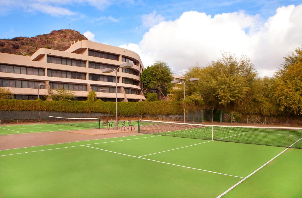 Tenis a/nebo squash v ubytování Phoenix Marriott Resort Tempe at The Buttes nebo okolí