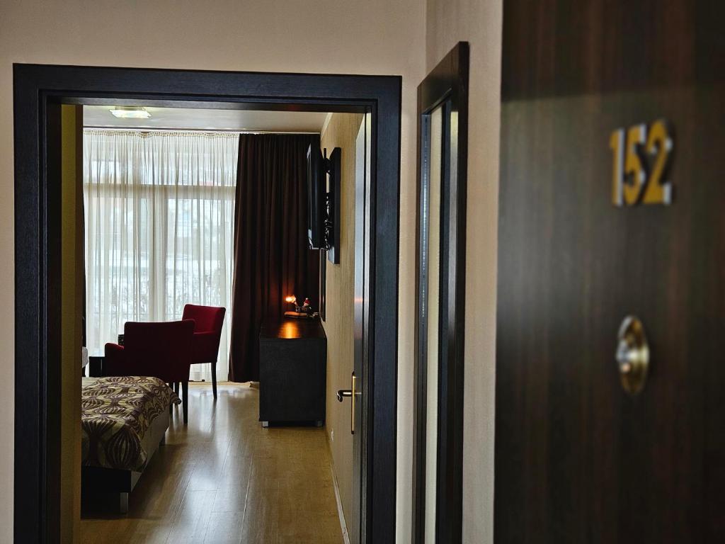 A seating area at Apartmán Bešeňová