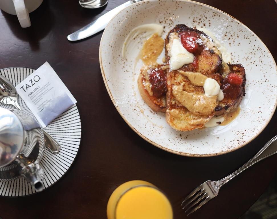 Delta Hotels by Marriott Bessborough - Resim 11