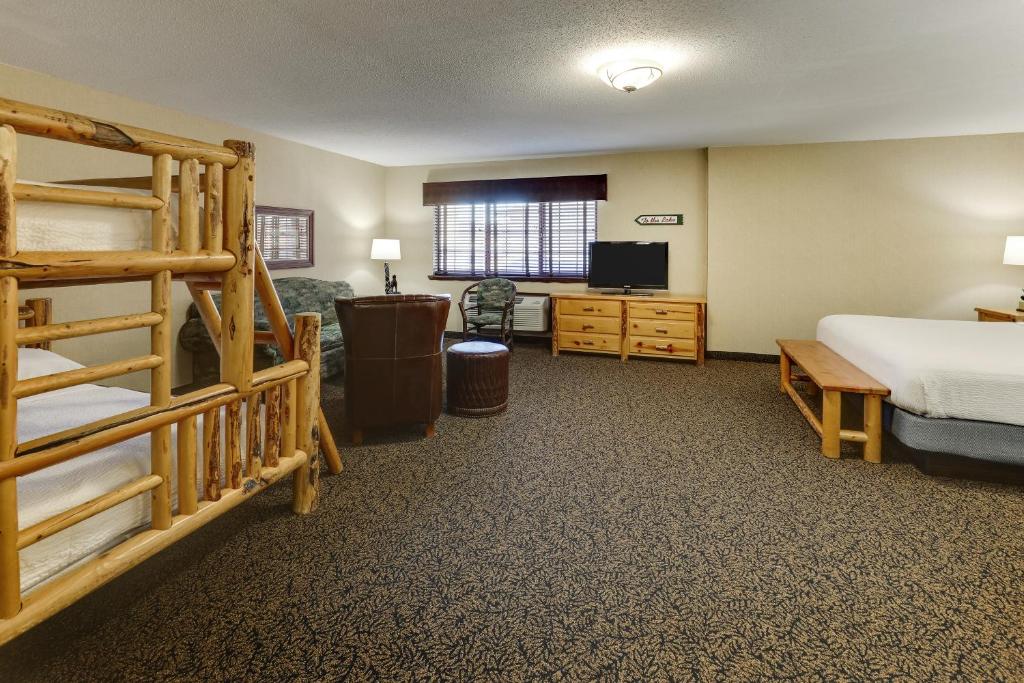 Postel nebo postele na pokoji v ubytování Stoney Creek Hotel Moline