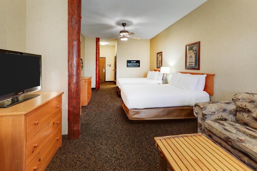 TV a/nebo společenská místnost v ubytování Stoney Creek Hotel Moline