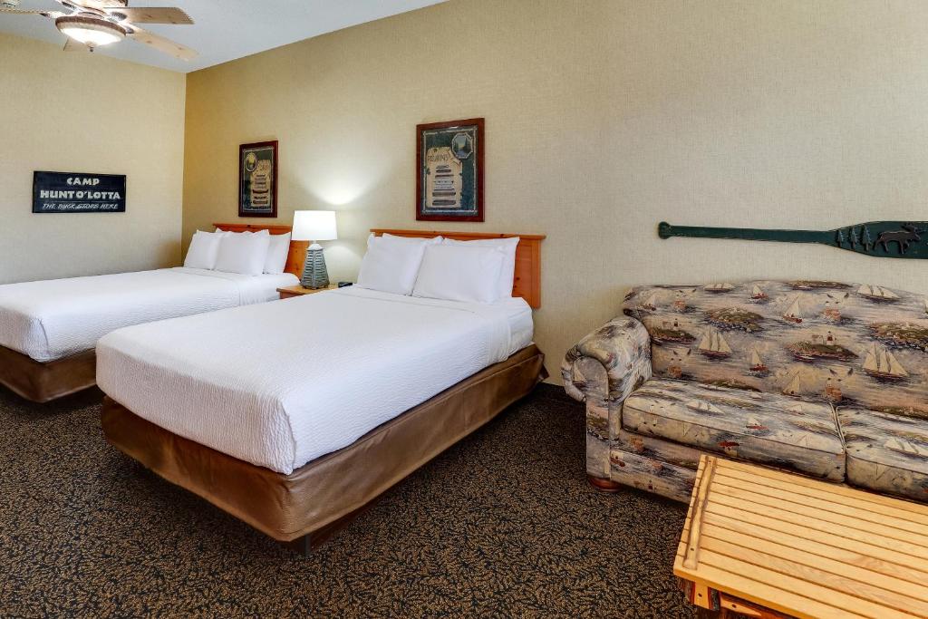 Postel nebo postele na pokoji v ubytování Stoney Creek Hotel Moline