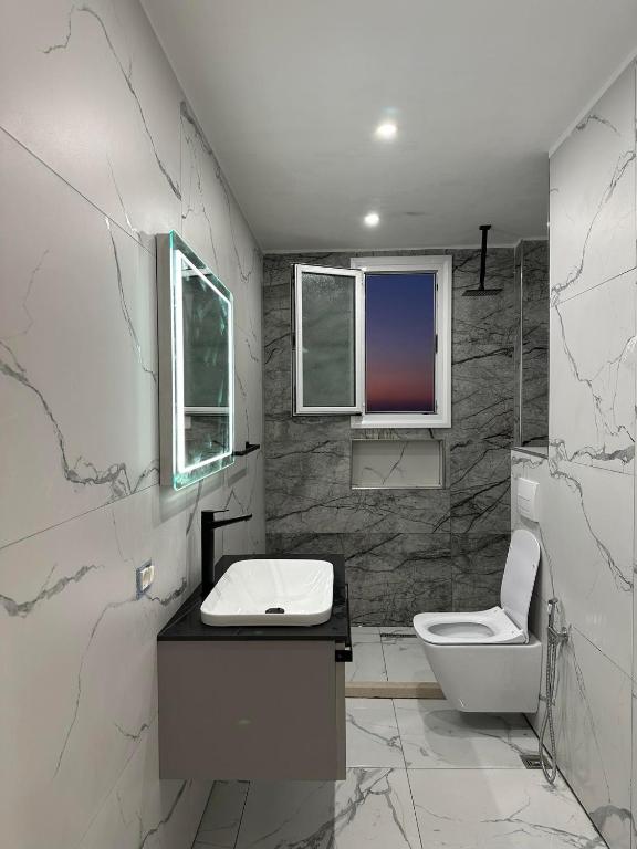 Sea View Apartment Luxury - Imazhi 8