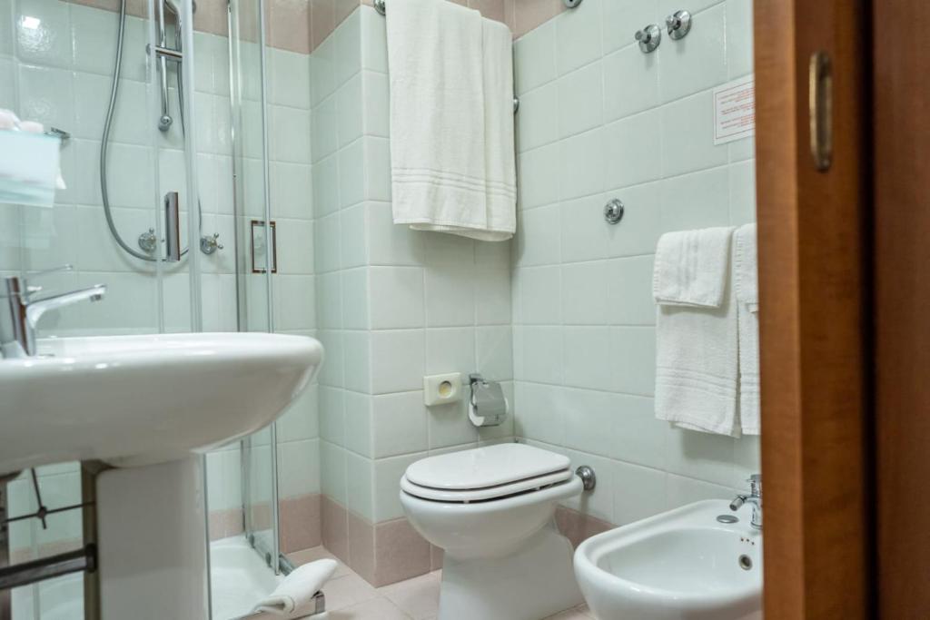 Koupelna v ubytování Hotel Corallo