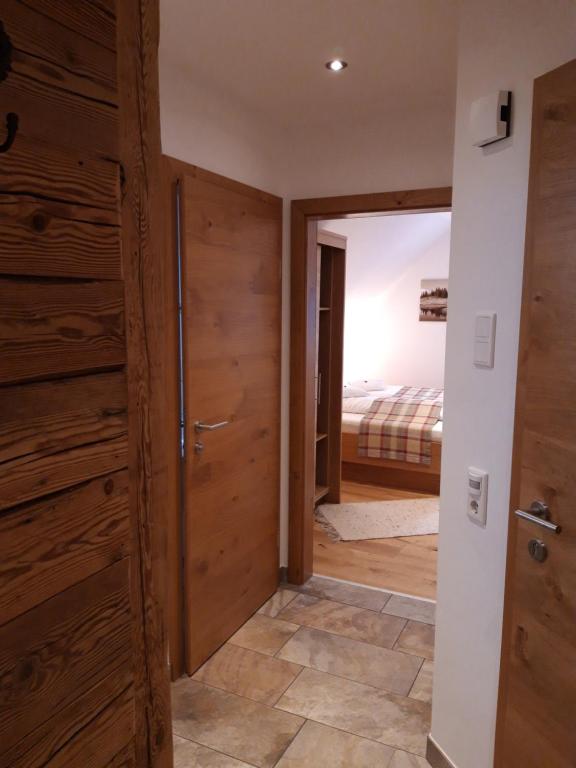 Posteľ alebo postele v izbe v ubytovaní Gasthaus Brandlwirt