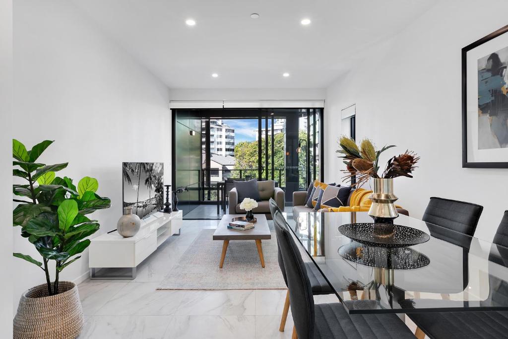 Χώρος καθιστικού στο The Monterey Apartments by Urban Rest