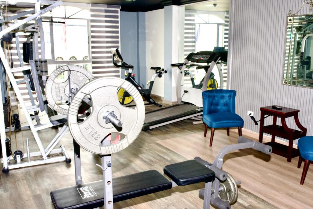 Spordikeskus ja/või sportimisvõimalused majutusasutuses Hotel Quinta Real