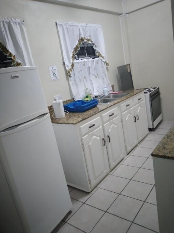 Cucina o angolo cottura di Hilltop View Guesthouse