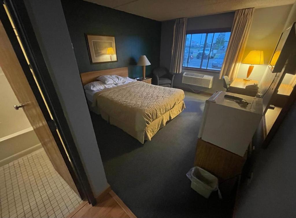 The Belgium Inn & Suites - Quarto Queen