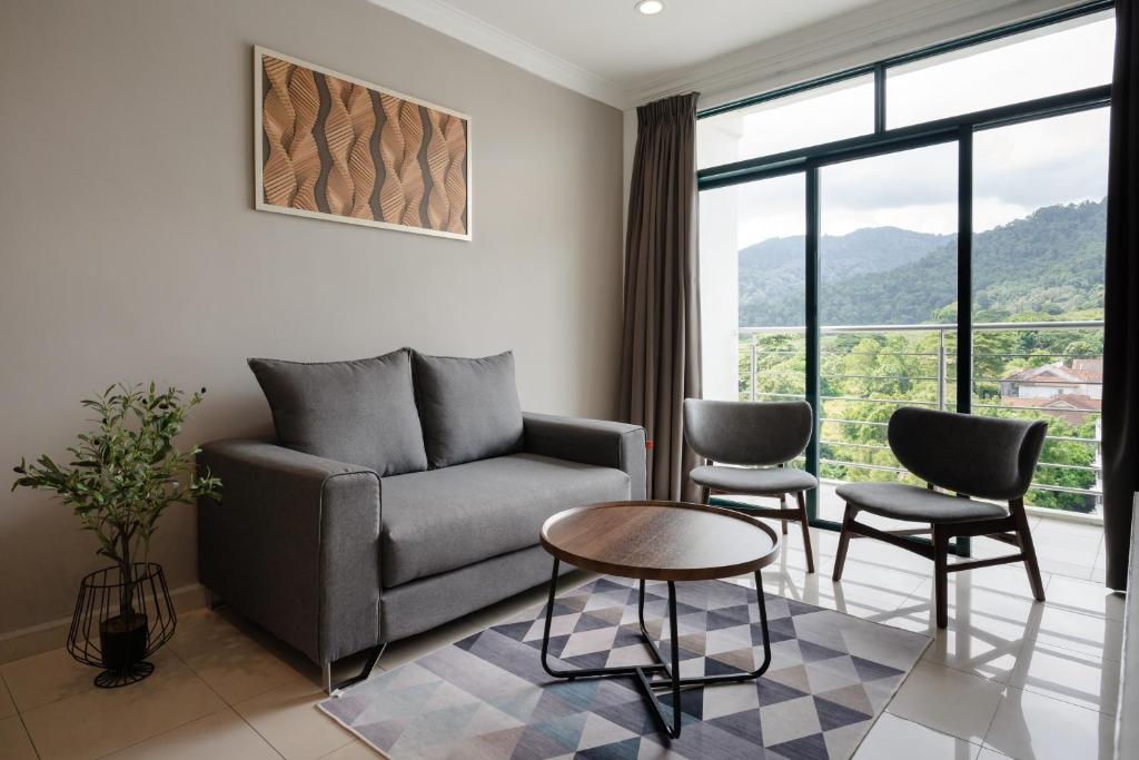 Golden View Serviced Apartments - Deluxe 2-Bedroom Apartment
