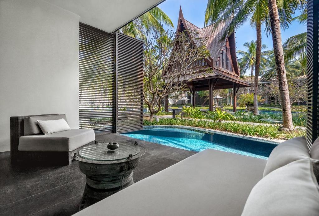 Bazén v ubytování Twinpalms Surin Beach Phuket nebo v jeho okolí