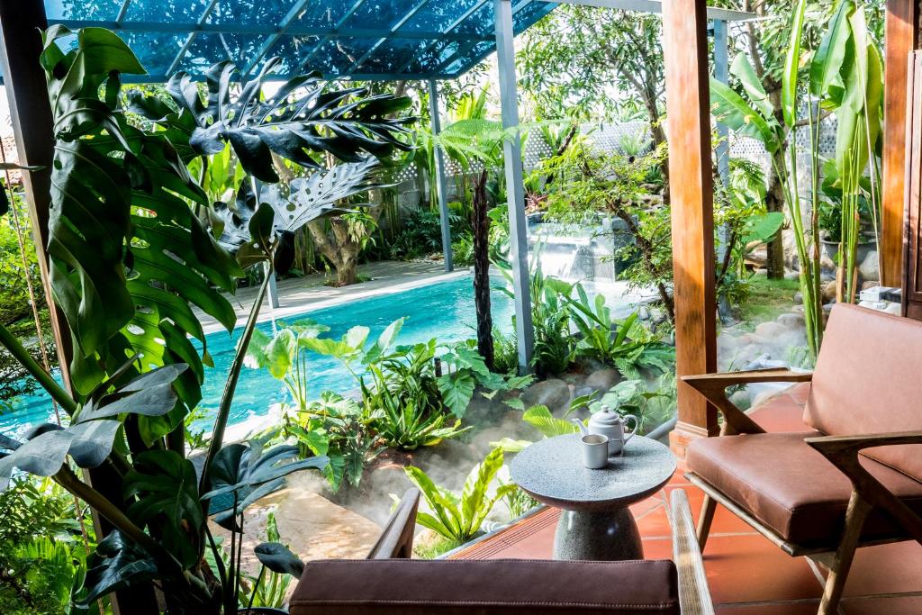 Hồ bơi trong/gần Eco House Villa