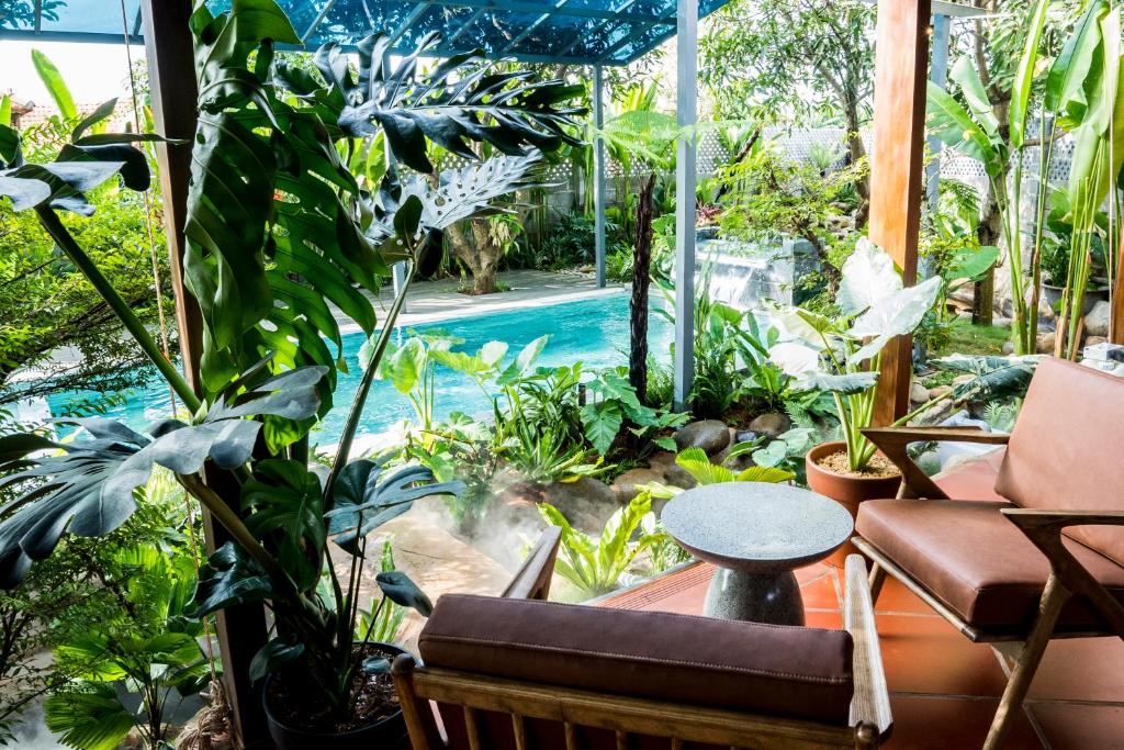 Hồ bơi trong/gần Eco House Villa
