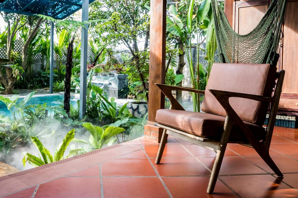 Hồ bơi trong/gần Eco House Villa