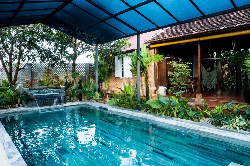Hồ bơi trong/gần Eco House Villa