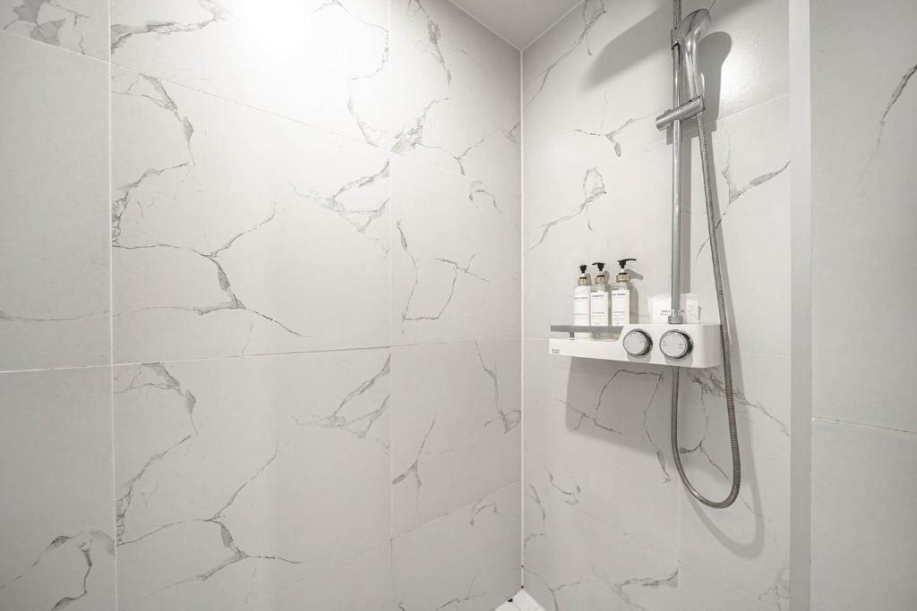 Koupelna v ubytování Brown Dot Hotel Hadan