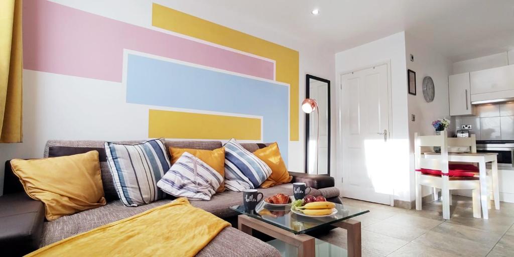 Epicsa - Family & Corporate Stay MEWS APARTMENTS with FREE parking - Housity