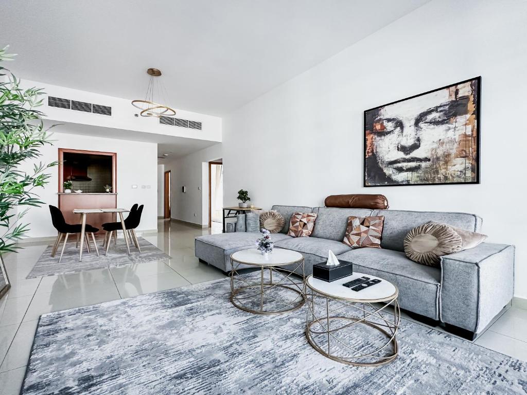 Stunning Sunset View Terrace 2 Bed Apartment in the Heart of Dubai Marina