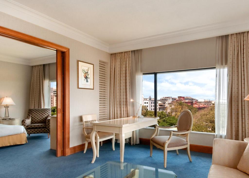 Hilton Colombo Hotel - 12