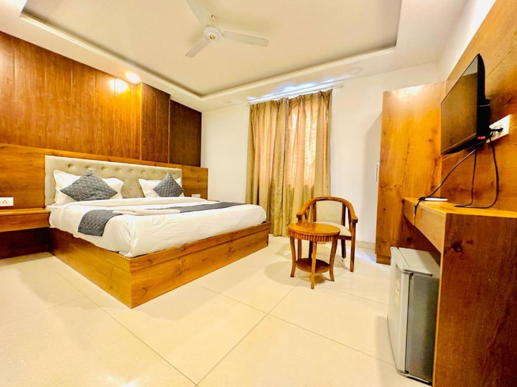 HOTEL QUBIC STAY BY IGI AIRPORT