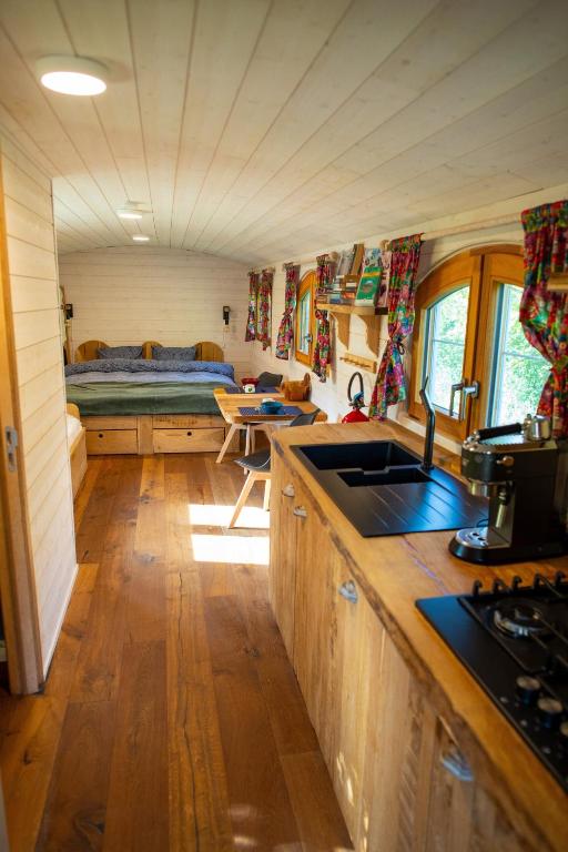 Biliár nebo kulečník v ubytování La Tiny House de la Bergerie