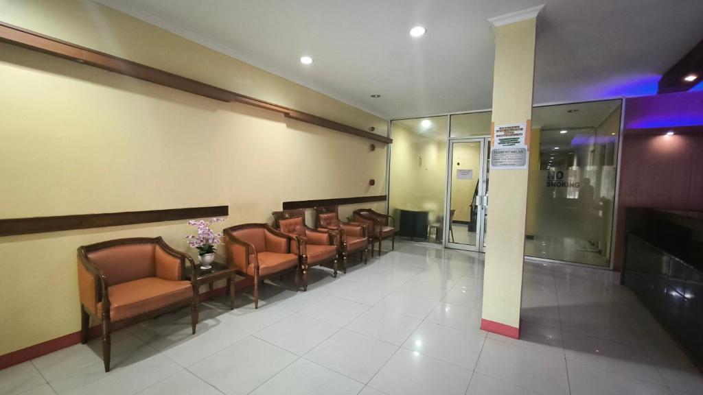Posezení v ubytování Hotel Simpang Lima Semarang