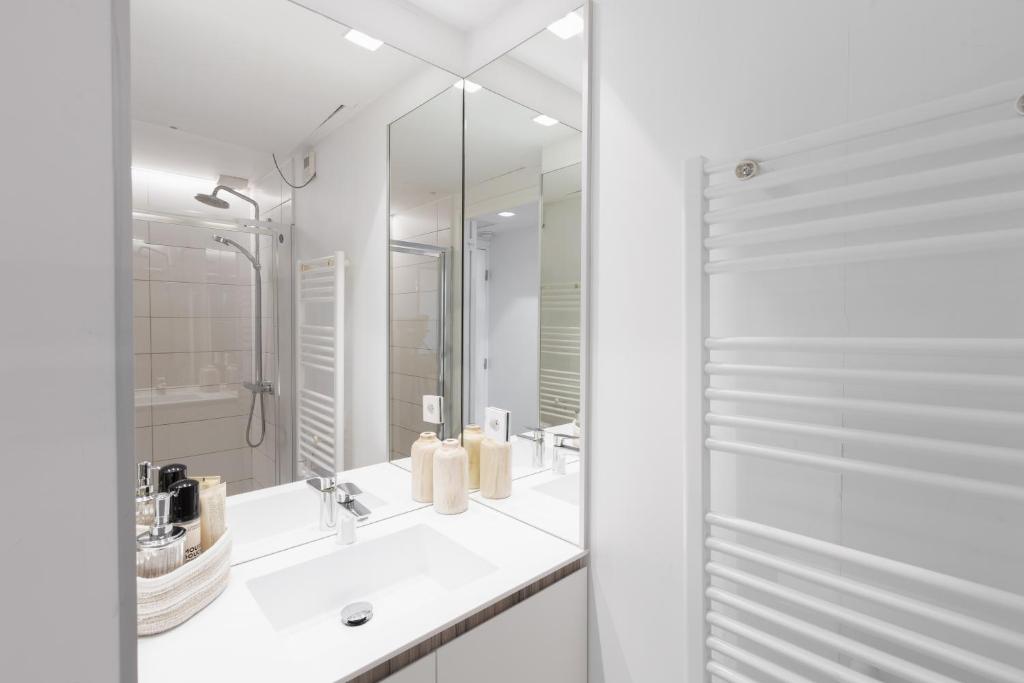 The Babel Community - République - Joliette - Resim 23