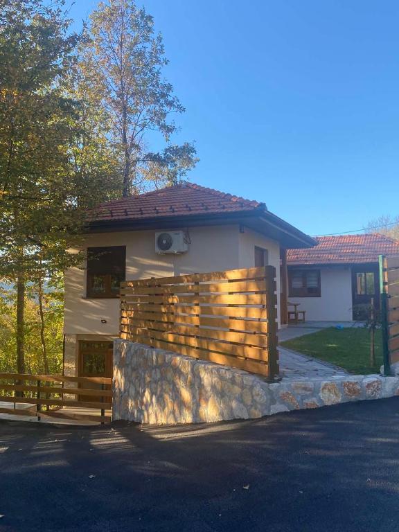 Domaćinstvo Marić - Studio