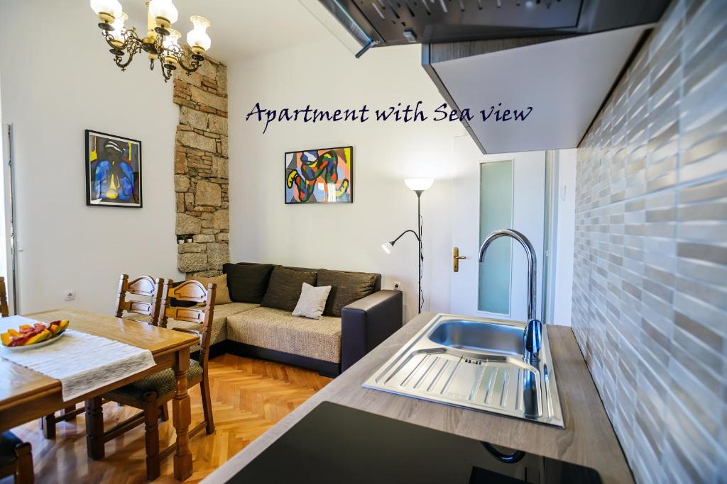 Summertime Apartments - 13