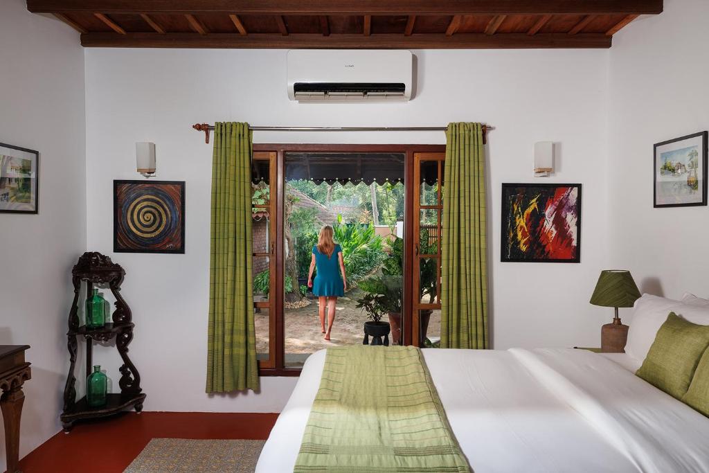 BluSalzz Villa - Muhamma, Alleppey - Kerala - King Room With Lake View