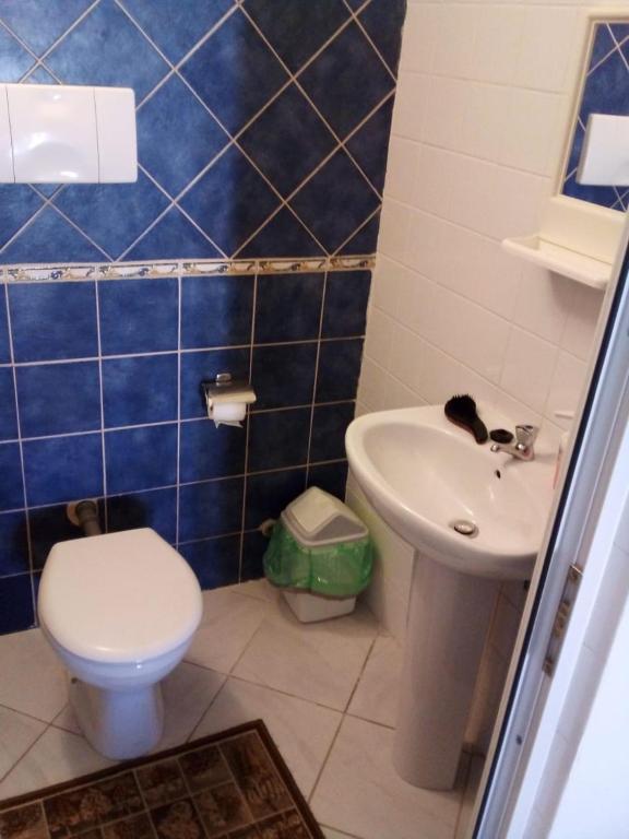 Koupelna v ubytování Hostels Holiday Cape Verde