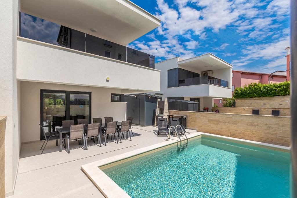Modern holiday house JASMINKA
