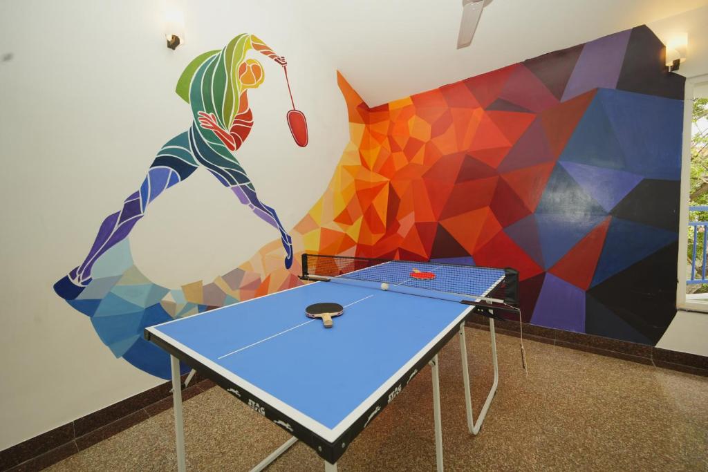 Stolní tenis v ubytování Bay Breeze Suites nebo okolí