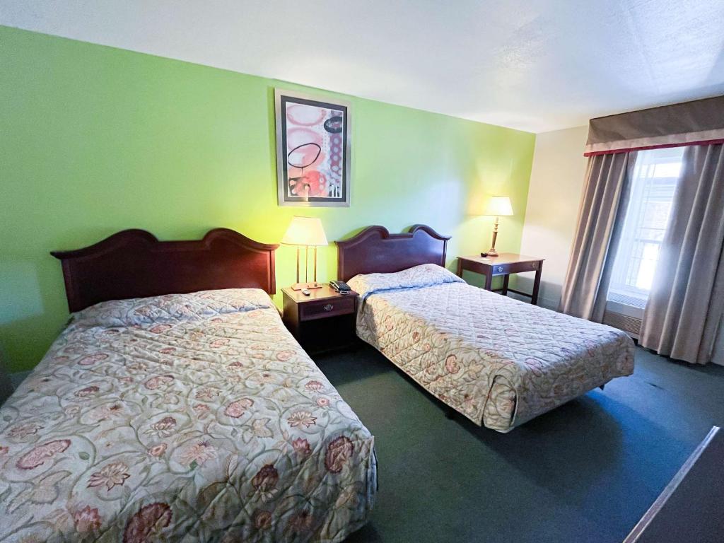 Motel 6 Bracey, VA I 85 - Deluxe Queen Room Con Dos Camas Queen - Fumar