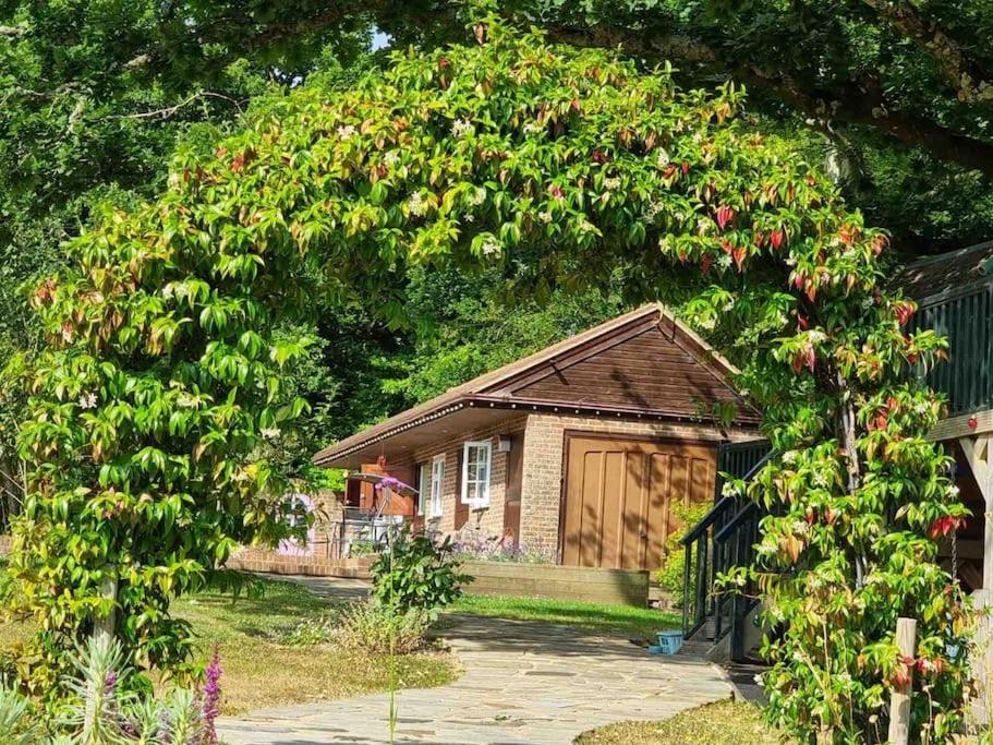 Zahrada ubytování The Stables - 2 bed with large garden and hot tub.